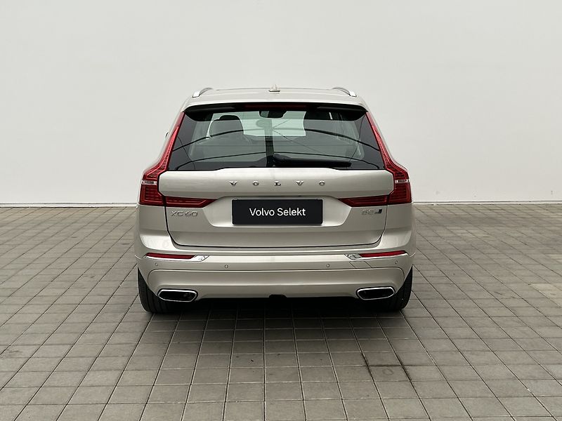 Volvo XC60 2.0 B5 4x4 Inscription - fotka 5 z 38