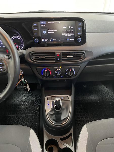 Hyundai i10 1.0 i AUTOMAT ČR REZERVACE  - fotka 23 z 26