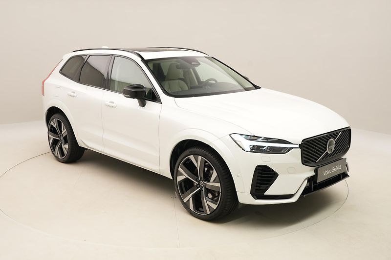 Volvo XC60 T8 AWD RECHARGE REZERVACE - fotka 17 z 66