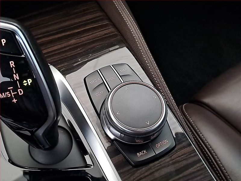 BMW Řada 6 (2018) Luxury Line 640i xDrive GT - fotka 20 z 25