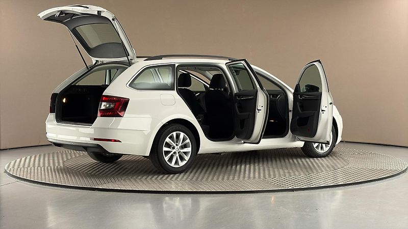 Škoda Octavia 2.0 TDI DSG 4x4 Style Combi - fotka 6 z 25
