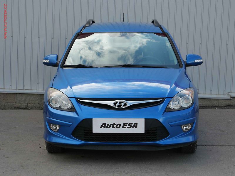 Hyundai i30 (2010) 1.4i, 1.maj,ČR, AC, park - fotka 2 z 15