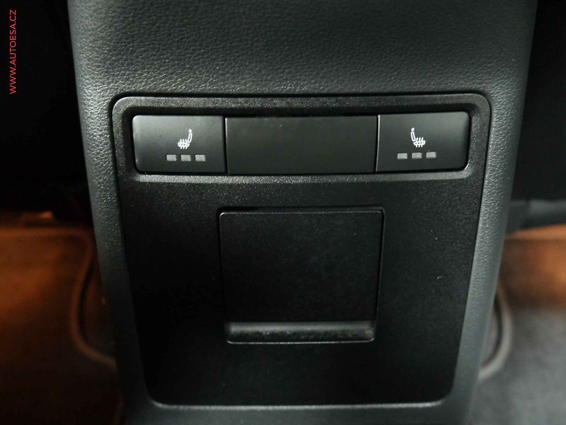 Škoda Octavia (2012) 1.4 TSI, ČR, Xenon, AC - fotka 22 z 23