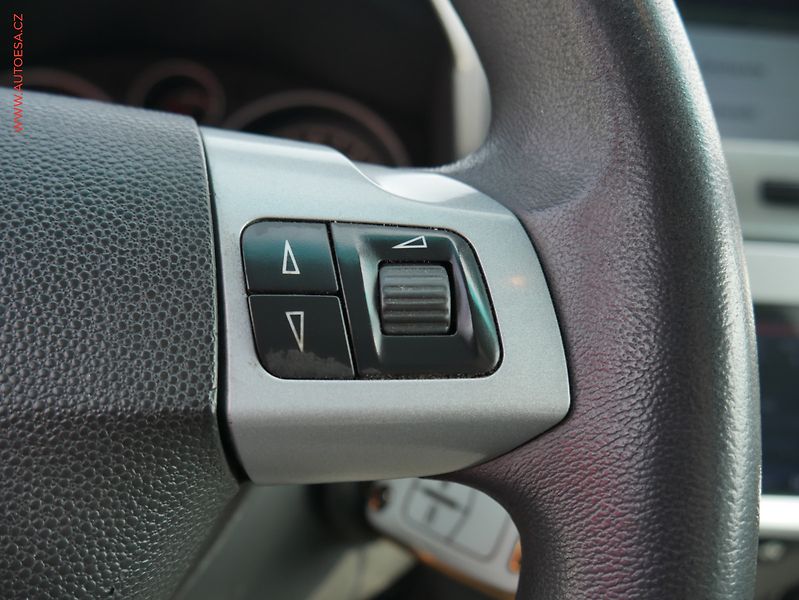 Opel Zafira (2007) 1.9CDTi, AC, temp - fotka 17 z 17