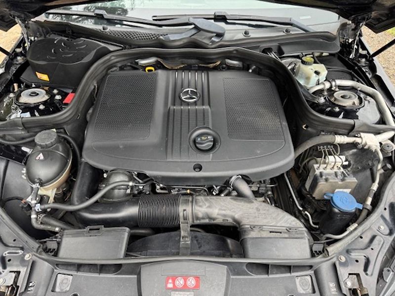 Mercedes-Benz Třídy E MB E 200 CDi kombi - fotka 34 z 35