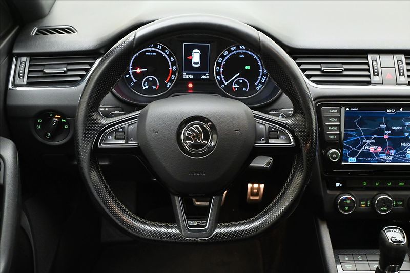 Škoda Octavia 2,0 TDI 135kW RS Záruka až 5 l - fotka 18 z 30