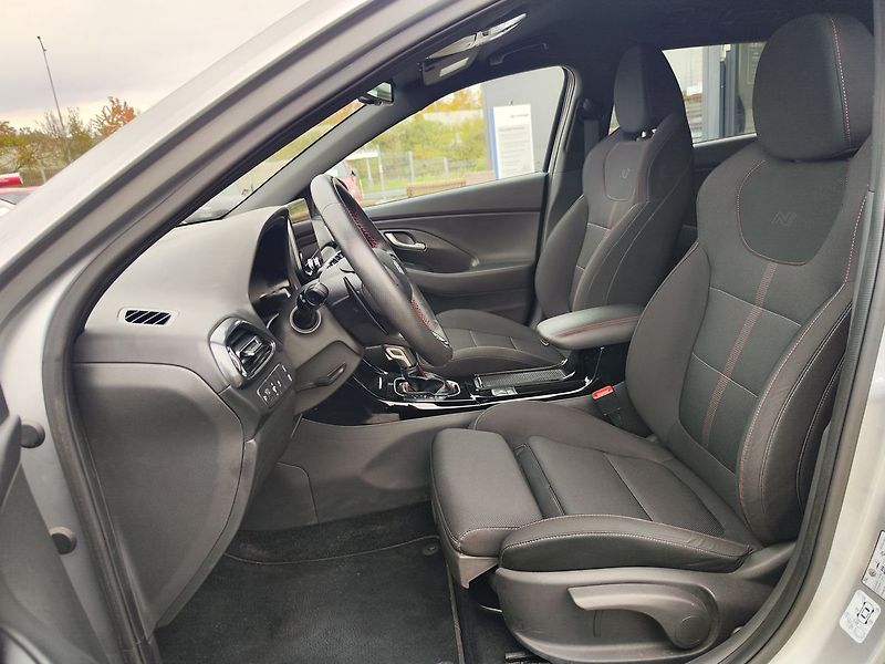 Hyundai i30 1.5 T-GDI/103kW N-Line DCT - fotka 14 z 35