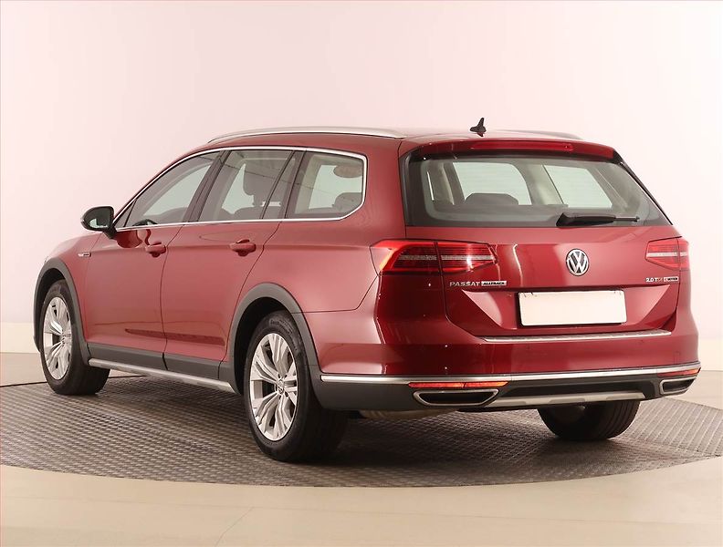 Volkswagen Passat (2016) Alltrack 2.0 TDI, 4X4 - fotka 4 z 28