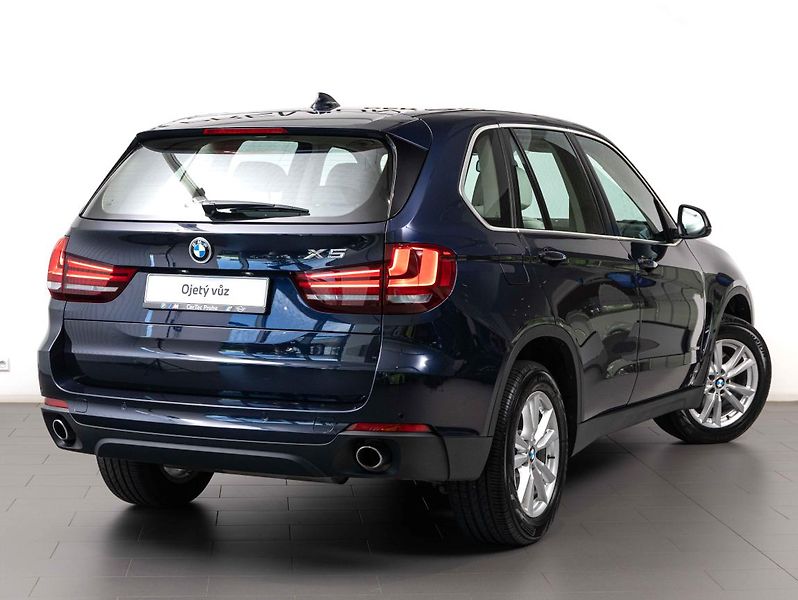 BMW X5 xDrive30d - fotka 4 z 22