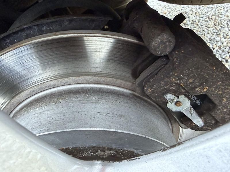 Mitsubishi Outlander 2.2 DI-D 4x4 automat, navigace - fotka 27 z 27