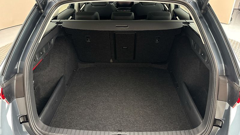 Škoda Octavia 2.0 TDI Style Combi - fotka 17 z 24