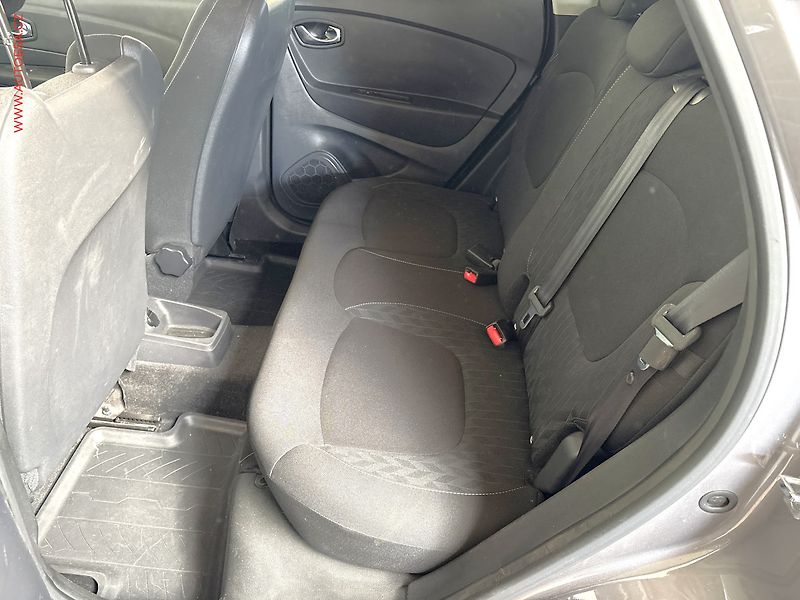 Renault Captur (2019) 1.3TCe, 1.maj,ČR, Klima - fotka 10 z 16
