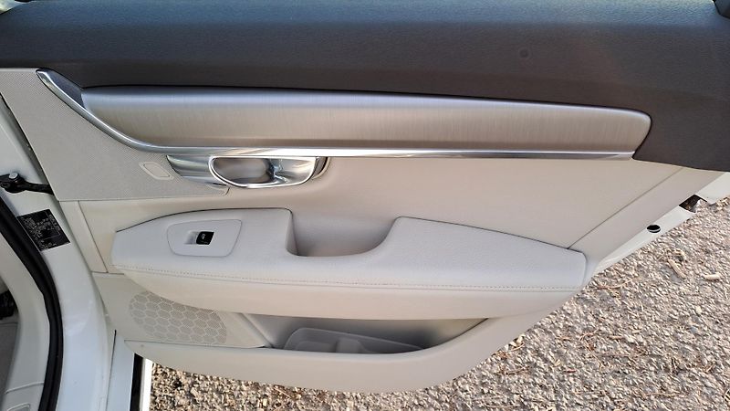 Volvo V90 2.0 D3 Break NAVI Bílá kůže - fotka 11 z 30