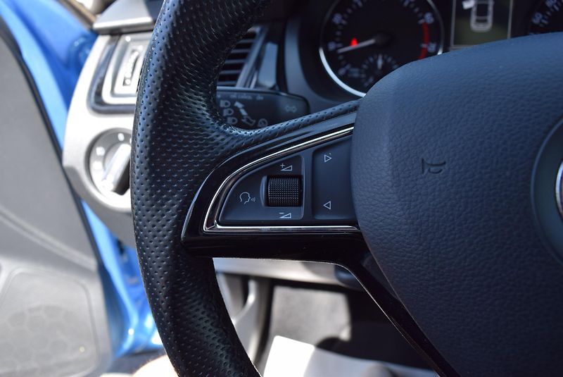 Škoda Rapid (2016) 1.2TSI 81kw AMBITION PANO OPS  - fotka 29 z 45