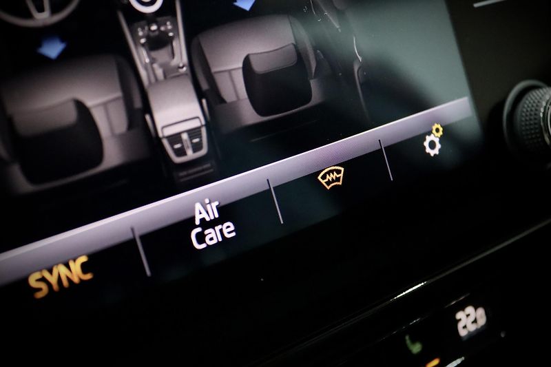 Škoda Octavia 3 FL Combi 1.8 TSI 132 kW DSG - fotka 29 z 38