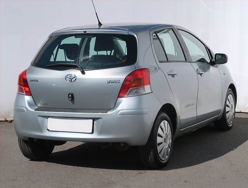 Toyota Yaris (2009) 1.33 Dual VVT-i, po STK - fotka 5 z 16