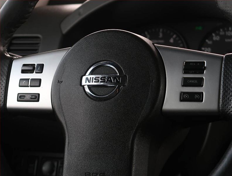 Nissan Navara (2011) 2.5 D, 4X4, Tempomat - fotka 19 z 19