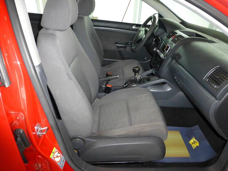 Volkswagen Golf (2006) 1,4 16V*KLIMATIZACE**NEW-ČR - fotka 16 z 26