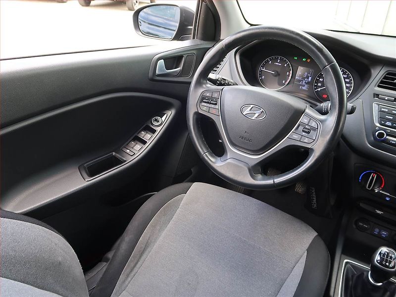 Hyundai i20 (2015) 1.1 CRDi, Serv.kniha, Tempomat - fotka 7 z 17