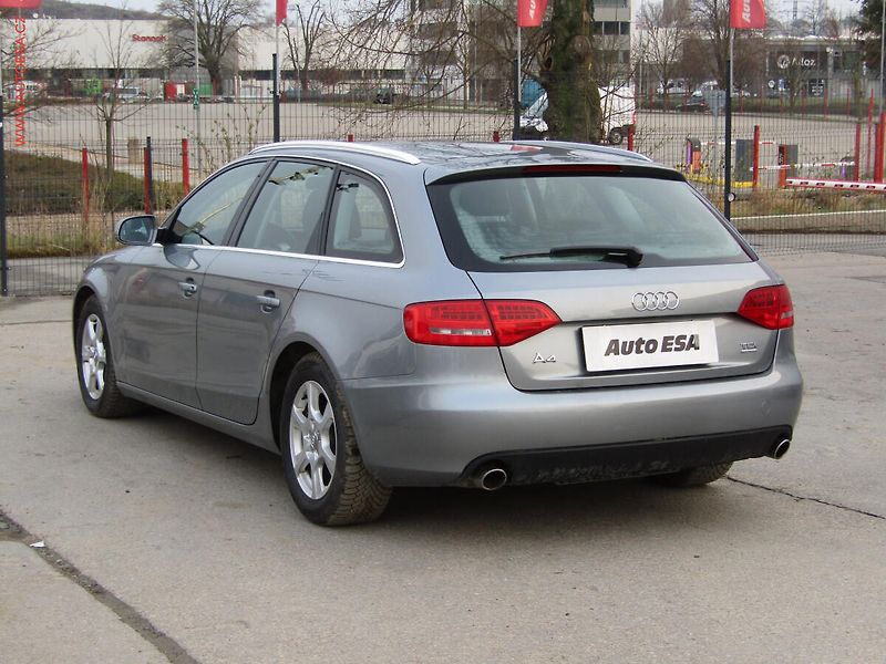 Audi A4 (2011) 3.0 TDi quattro, Bixen - fotka 6 z 16