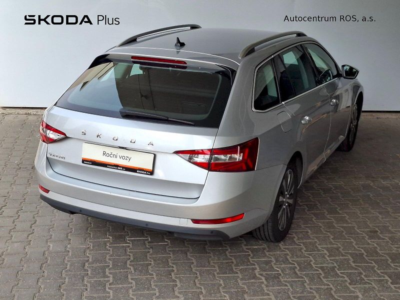 Škoda Superb (2022) COMBI  STYLE TD 110/2.0 7DG - fotka 2 z 25