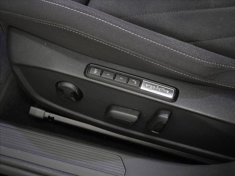 Volkswagen Golf 1,5 TSi 110kW Style Var.64tkm. - fotka 20 z 24