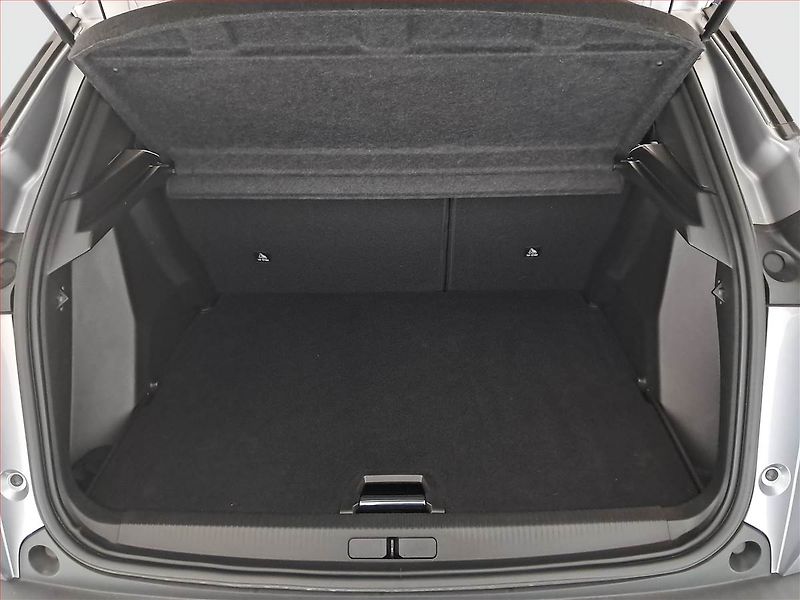 Peugeot 2008 (2023) Allure 50 kWh, SoH 99% - fotka 14 z 19