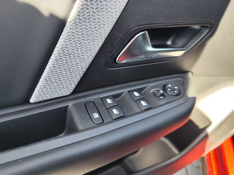 Citroën C4 1.2 Puretech/96kW Feel S&S - fotka 28 z 29