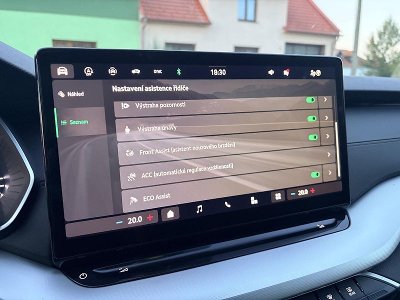 Škoda Octavia 2.0TDI 110KW DSG LED FACELIFT - fotka 42 z 53