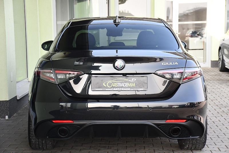 Alfa Romeo Giulia 2.0T 16V 206kW COMPETIZIONE 1M - fotka 10 z 43