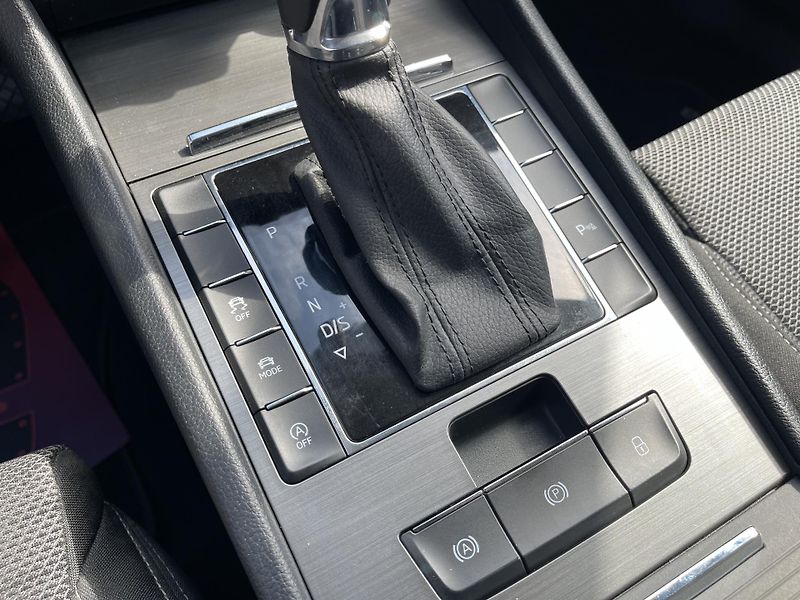 Škoda Superb 2.0 TSi Dsg 4x4 STYLE-DPH-ČR ! - fotka 37 z 54