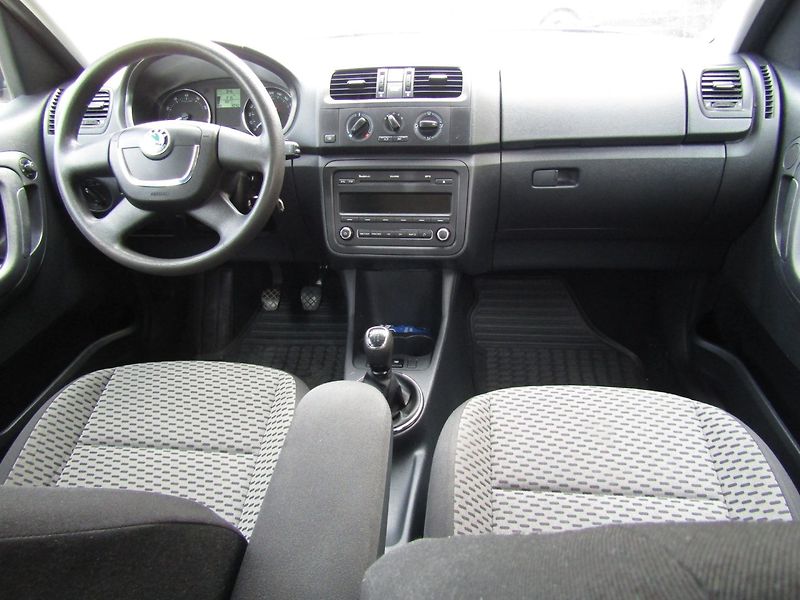 Škoda Roomster (2013) 1.2 TSI 63kW  70000KM - fotka 15 z 31