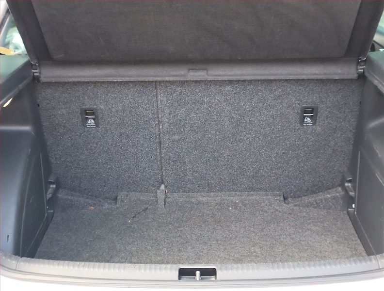 Škoda Rapid (2015) Spaceback 1.6 TDI, Automat - fotka 13 z 17