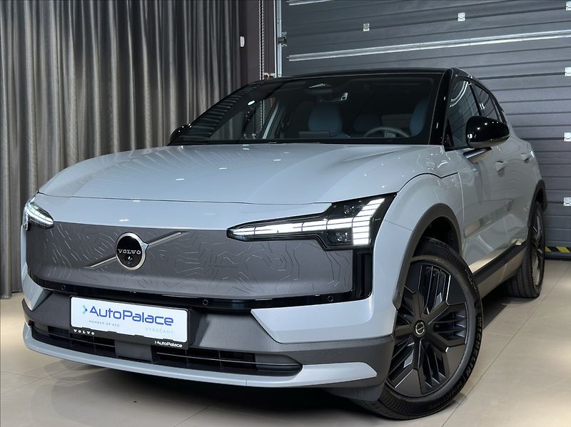 Volvo EX30 (2026) 0,0 P8 AWD  Ultra Cross Countr - fotka 1 z 38