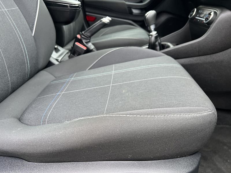 Ford Fiesta 1.0i KLIMA TEMPOMAT PŮVOD ČR - fotka 33 z 42