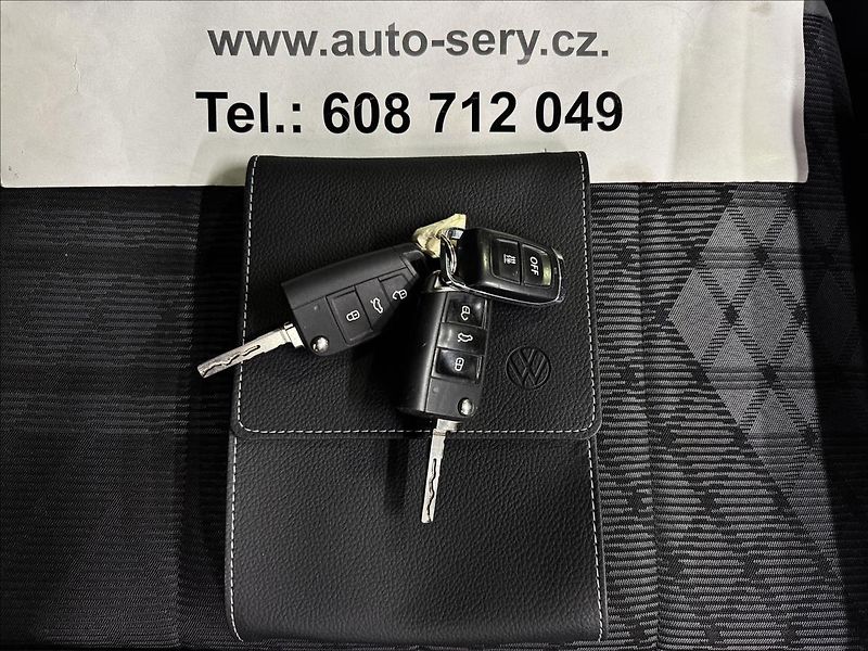 Volkswagen T-Roc R-LINE ACC NEZ-TOP 2XALU DPH - fotka 44 z 46
