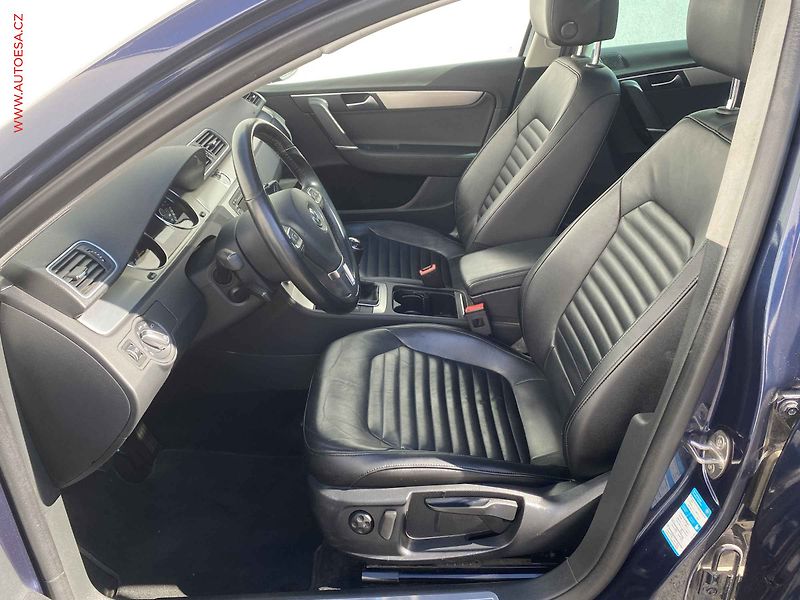 Volkswagen Passat (2014) 2.0 TSi, Highline, bixen - fotka 9 z 17