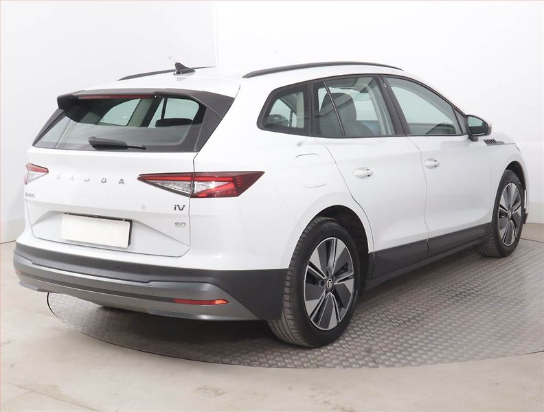Škoda Enyaq (2023) 60 (62 kWh) - fotka 5 z 17