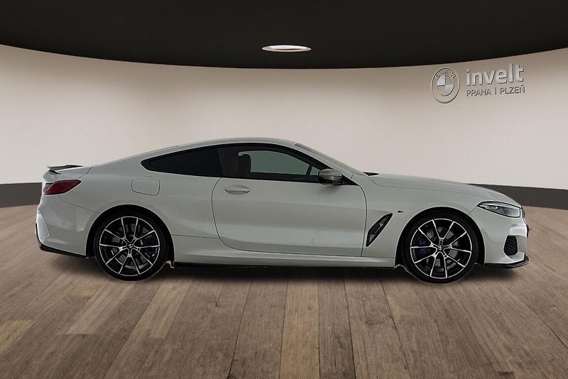 BMW Řada 8 M850i xDrive - fotka 2 z 17