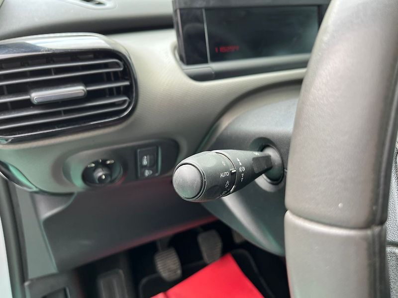Citroën C4 Cactus 1.2, 60kW, Klima, Navi - fotka 15 z 20