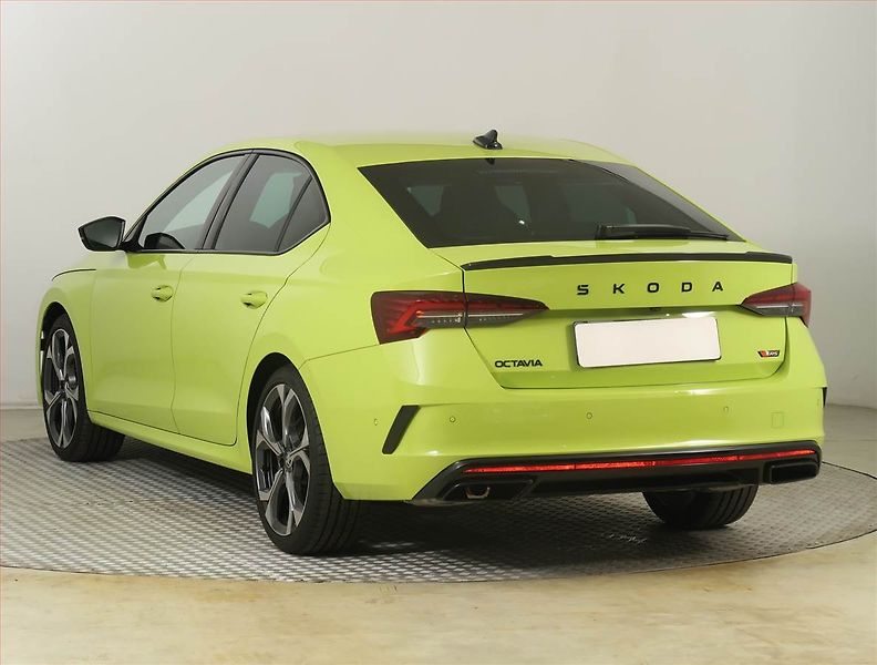 Škoda Octavia (2024) RS 2.0 TSI - fotka 4 z 31