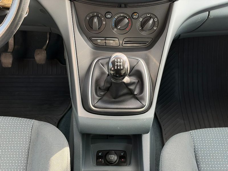 Ford C-MAX (2012) Trend 1.6i 77kW - fotka 19 z 30