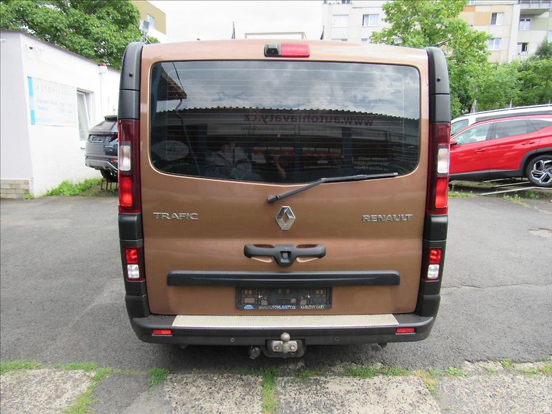 Renault Trafic 1,6 dCi 125 8 míst - fotka 5 z 27