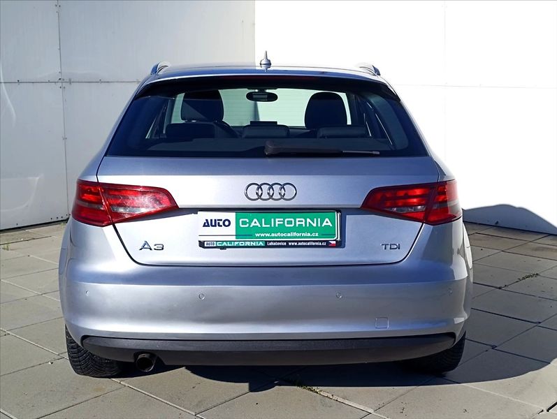 Audi A3 1,6 TDi Aut.klima,Navigace - fotka 8 z 34