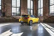 BMW X2.