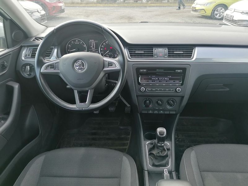 Škoda Rapid (2014) REZERVACE! 1.2 TSi - fotka 6 z 15