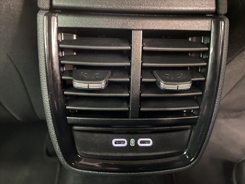 Škoda Kamiq 1,0 TSI 85kW Top Selection - fotka 19 z 30
