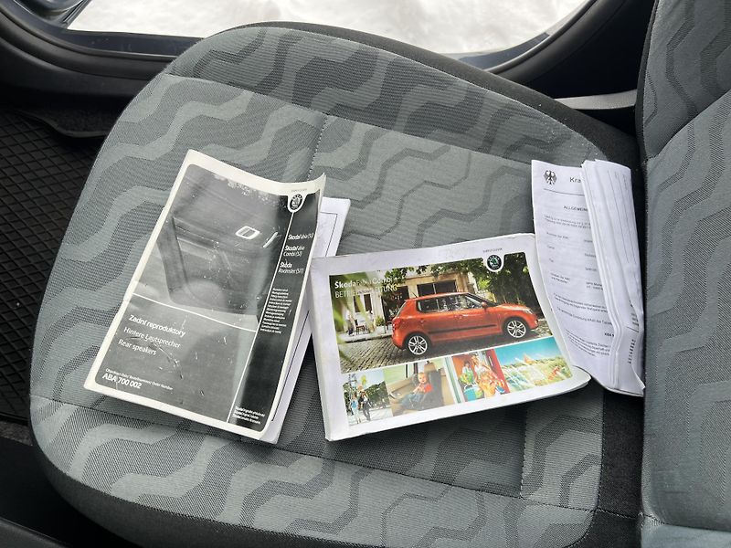 Škoda Fabia 1.4MPI 63KW,KLIMA,ALU,TEMPOMAT - fotka 36 z 38