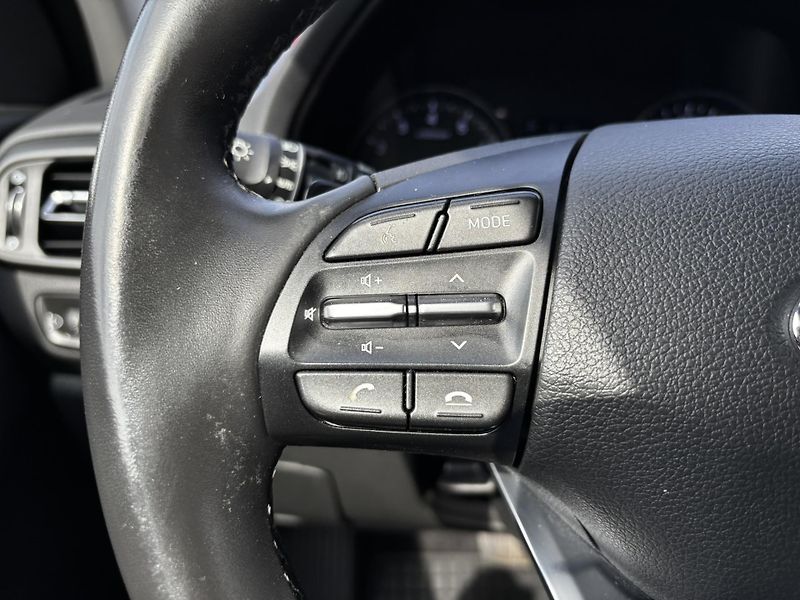 Hyundai i30 (2023) Kombi Smart 1.5 T-GDI MHEV (11 - fotka 9 z 16