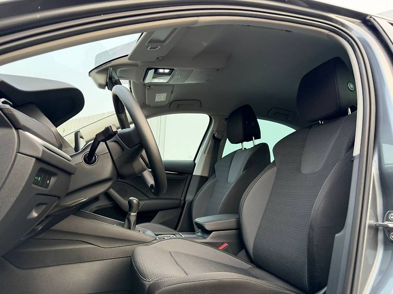 Škoda Octavia Selection 1,5 TSI 110 kW 6° MP - fotka 7 z 35